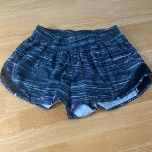 Lululemon - black striped hotty hot shorts - Size ? (0?)